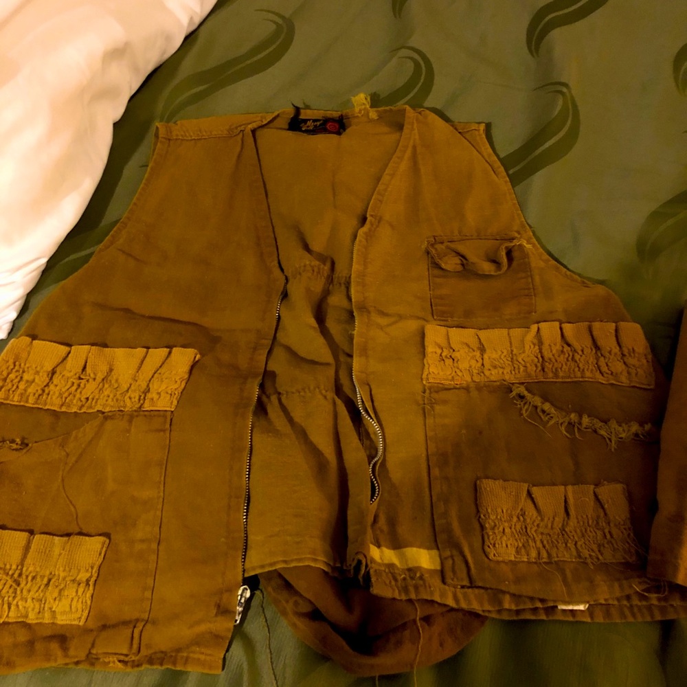 Vintage campers vest. Multiple pockets. Old af but super dope.